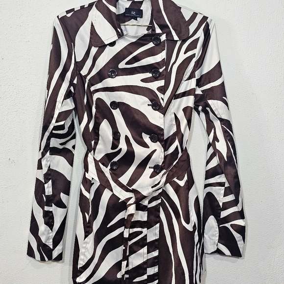 Zebra Print Double-Breasted Trench Coat - Picture 4 of 15